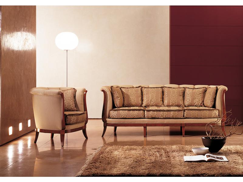Poltroncina e divano in stile neoclassico Tazio